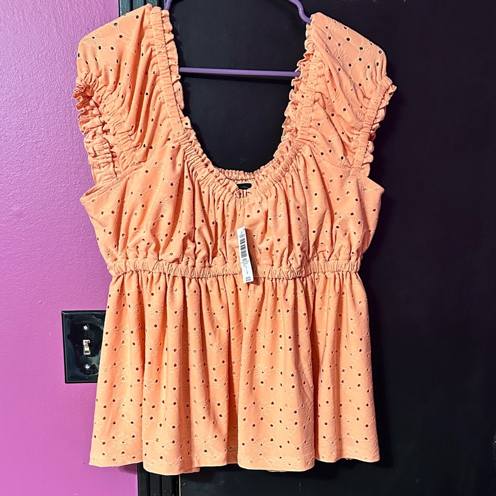 torrid NWT Peach Eyelet Ruffle Peplum Top